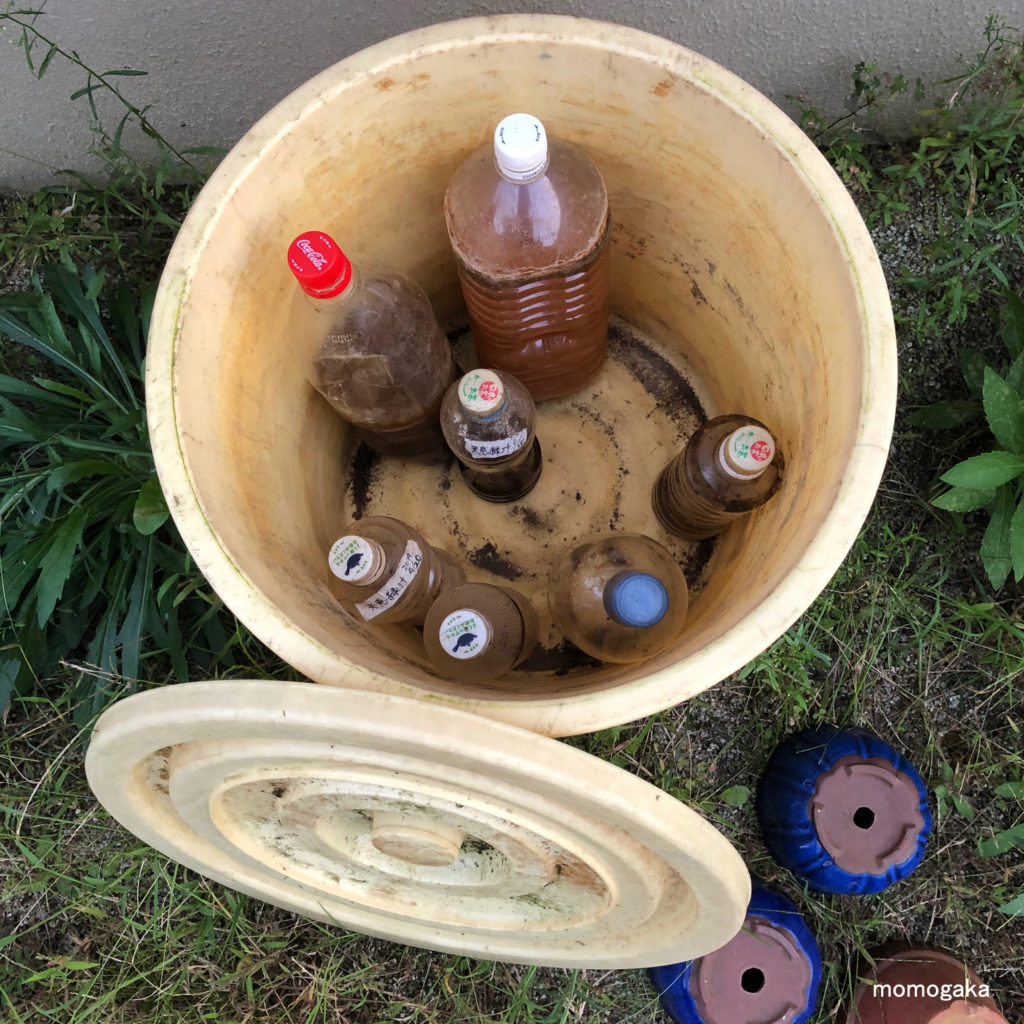 液体肥料と天恵緑汁の保存容器